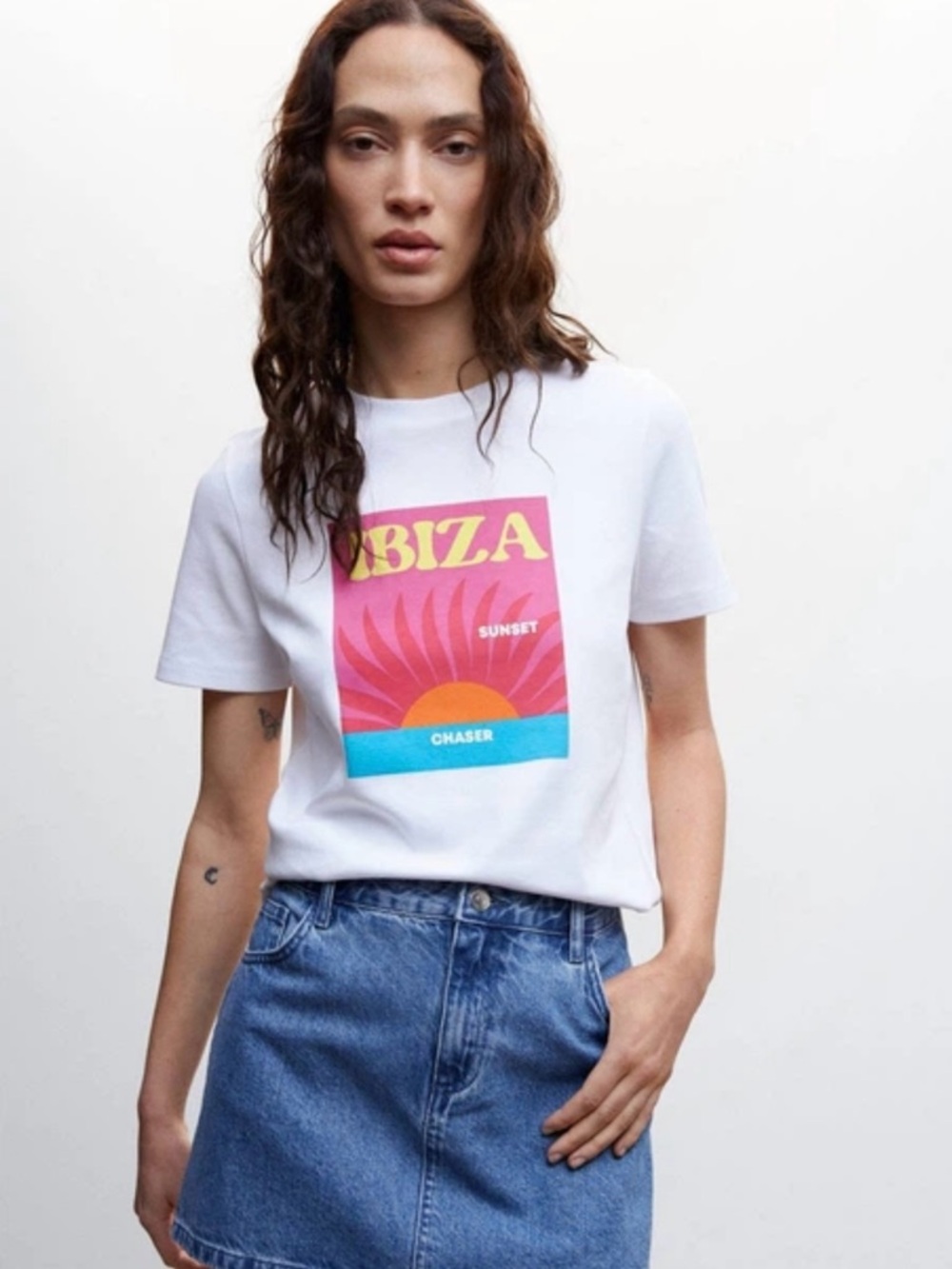 New Rhinestone embellished Ibiza Graphic Tee - size M